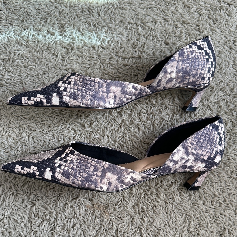 Gianni Bini Women's Snakeskin Pointed-Toe Mules Sz 8.5